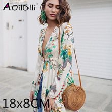 Load image into Gallery viewer, Round Straw Beach Bag